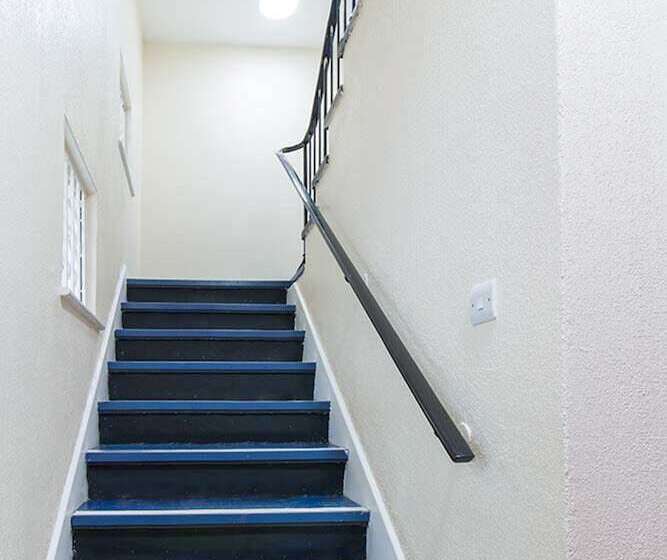 هاستل Axo Shelbourne