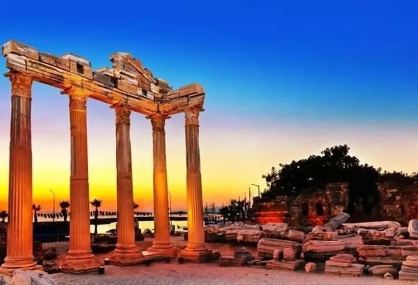 The Sansa Hotel & Spa