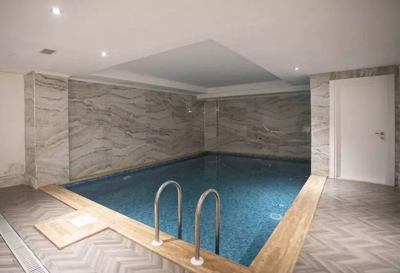 The Sansa Hotel & Spa