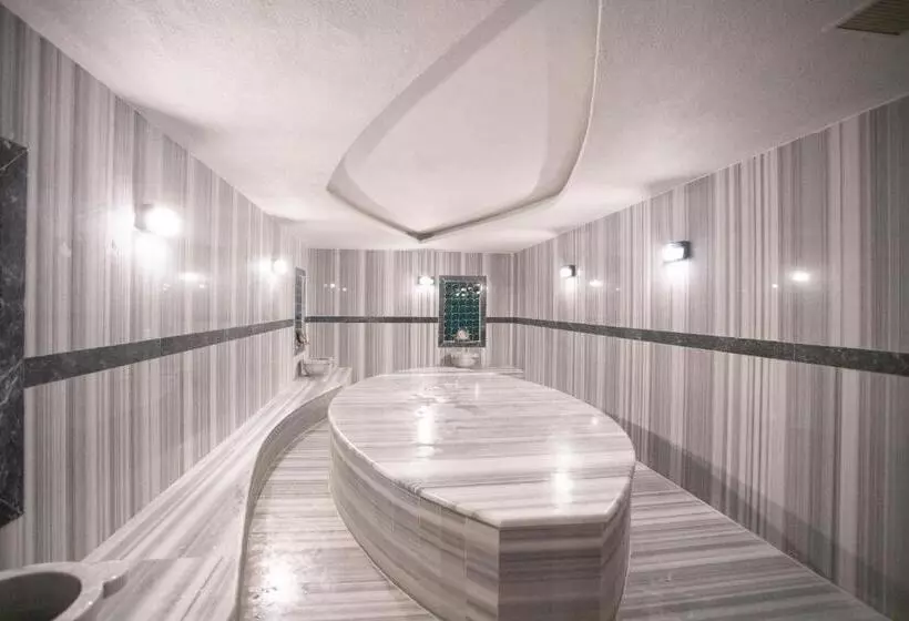 The Sansa Hotel & Spa