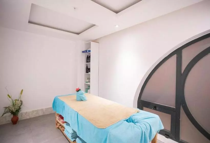 The Sansa Hotel & Spa