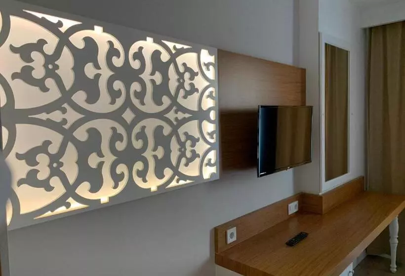 The Sansa Hotel & Spa