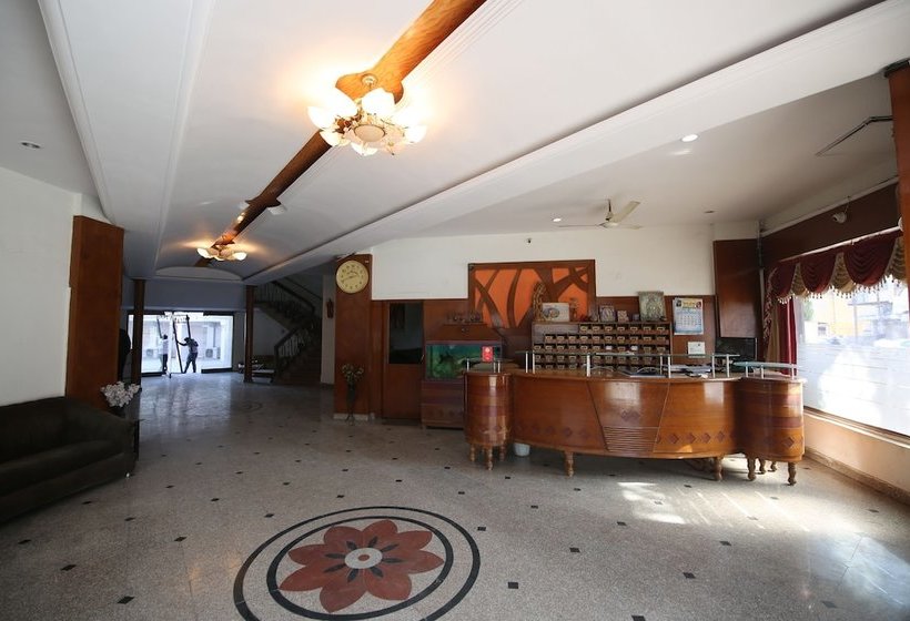 Hotel Oyo 25064 Chandrika