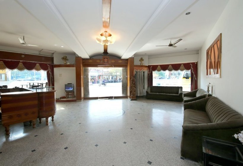 Hotel Oyo 25064 Chandrika