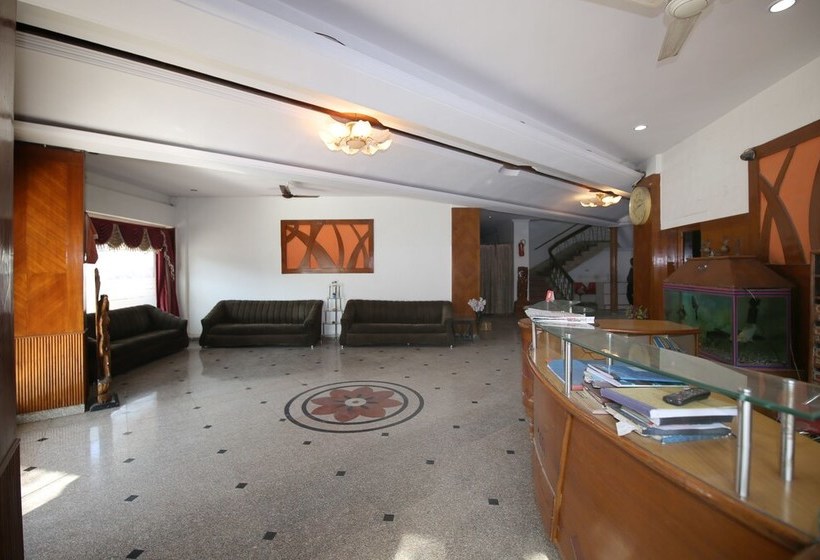 Hotel Oyo 25064 Chandrika