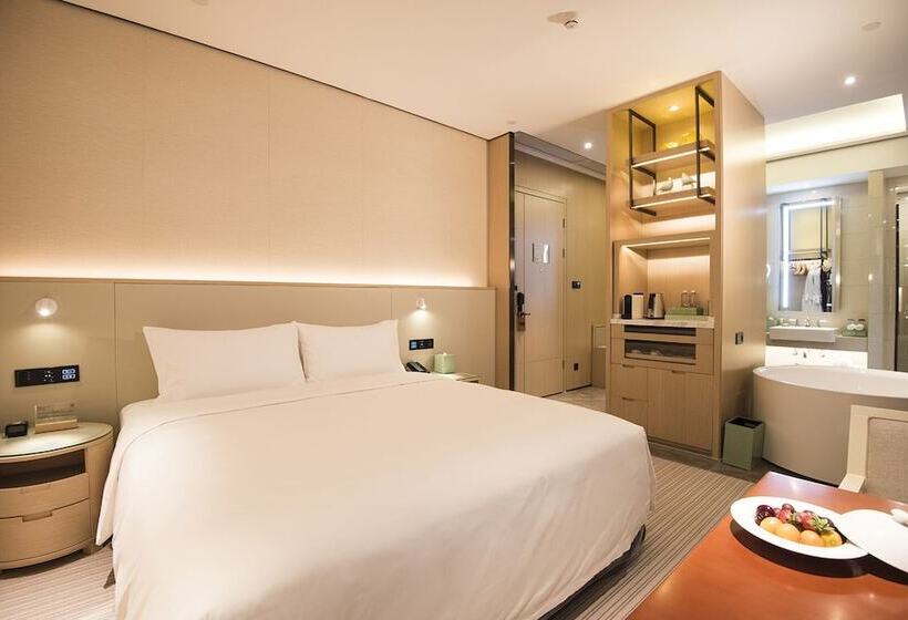 Отель Virtuous World