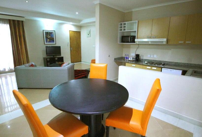 La Cour Hotels And Apartments Glover