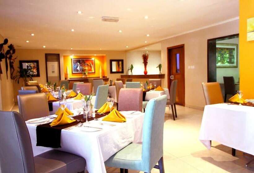 La Cour Hotels And Apartments Glover