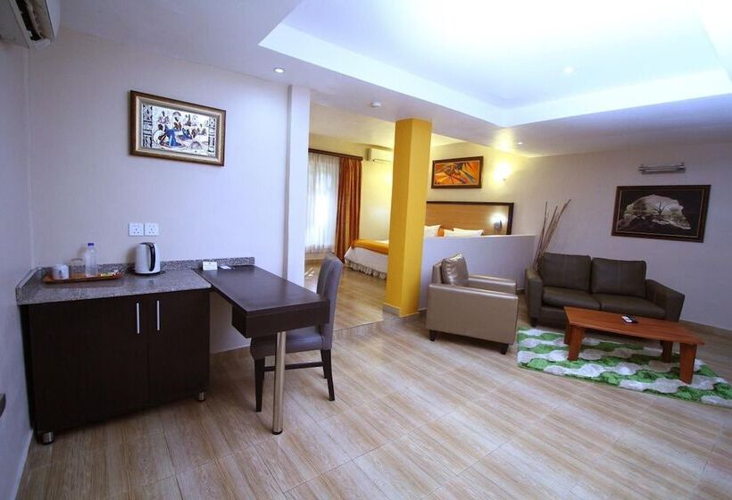 La Cour Hotels And Apartments Glover