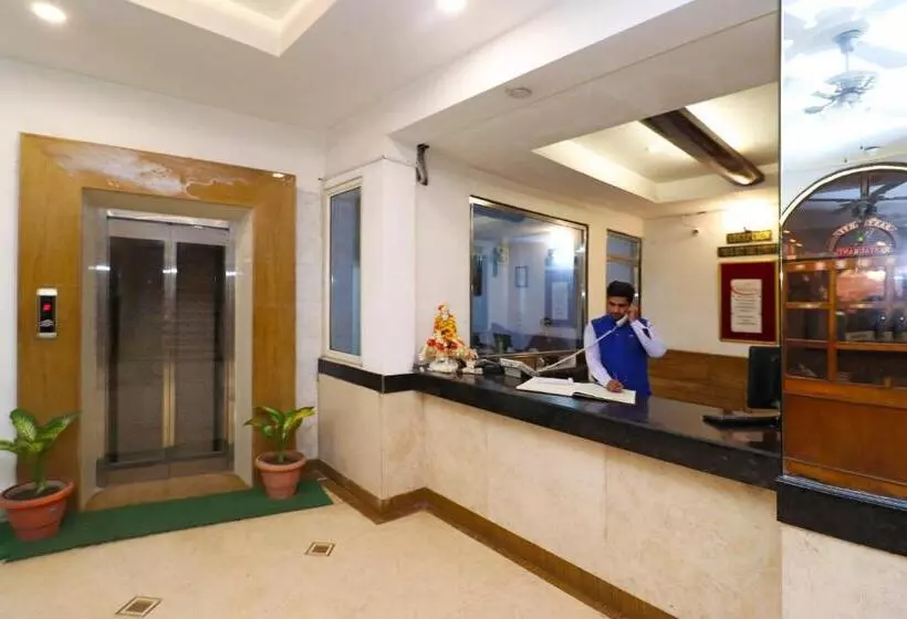 Oyo 29051 Hotel Solitaire & Restaurant