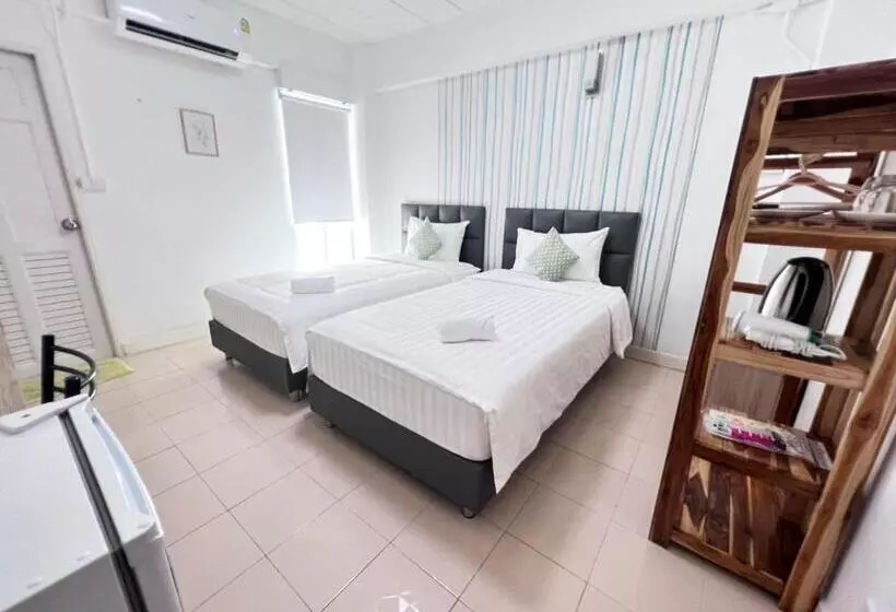 Malizon Hotel And Residences