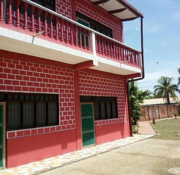 Pensjonat Perezoso Hostel