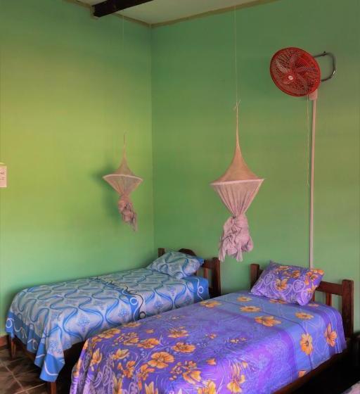 Pensjonat Perezoso Hostel