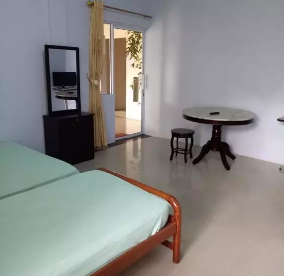 ペンション Tachi Stay Guesthouse Syariah