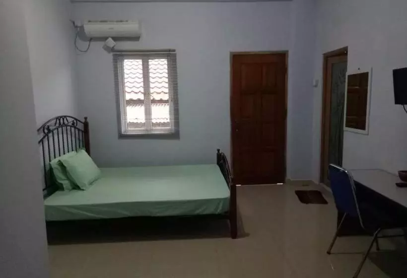 ペンション Tachi Stay Guesthouse Syariah
