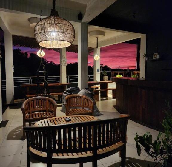 فندق صغير Bagus Ink Surf Camp