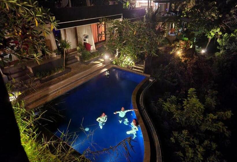 فندق صغير Bagus Ink Surf Camp