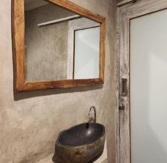 فندق صغير Bagus Ink Surf Camp