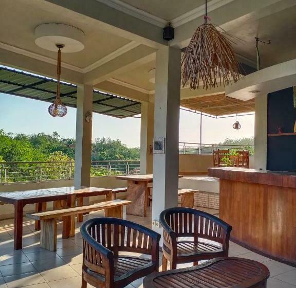 فندق صغير Bagus Ink Surf Camp