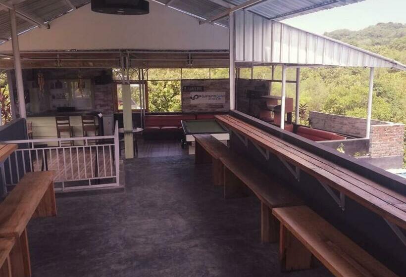 فندق صغير Bagus Ink Surf Camp