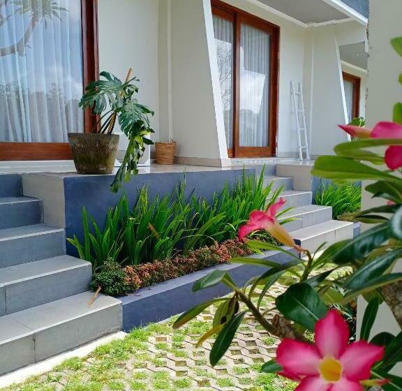 فندق صغير Bagus Ink Surf Camp