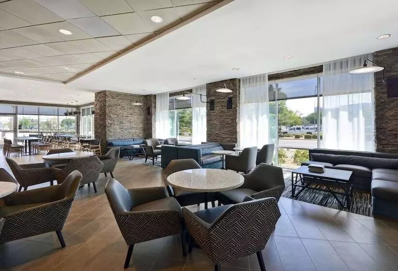 ホテル Hyatt Place Fresno