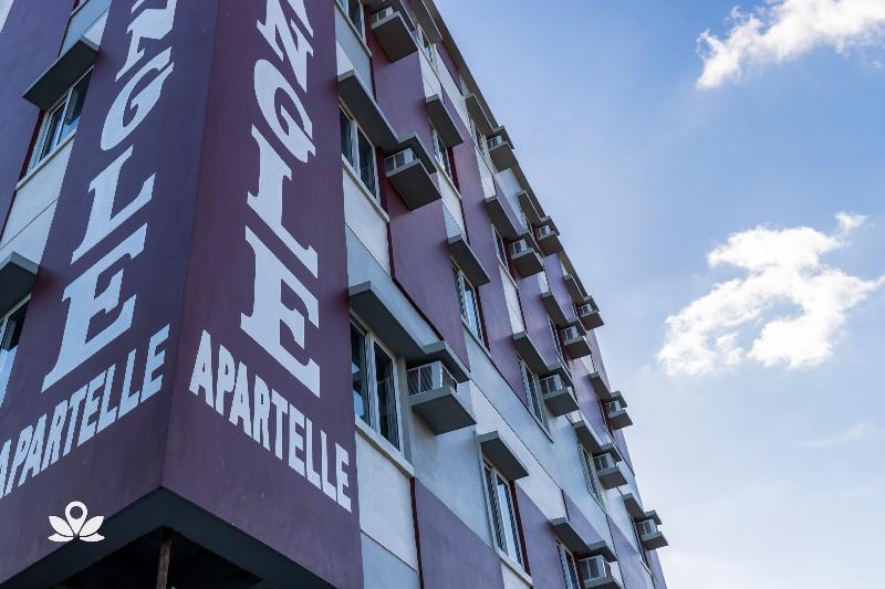 Zen Rooms Triangle Hotel Manila