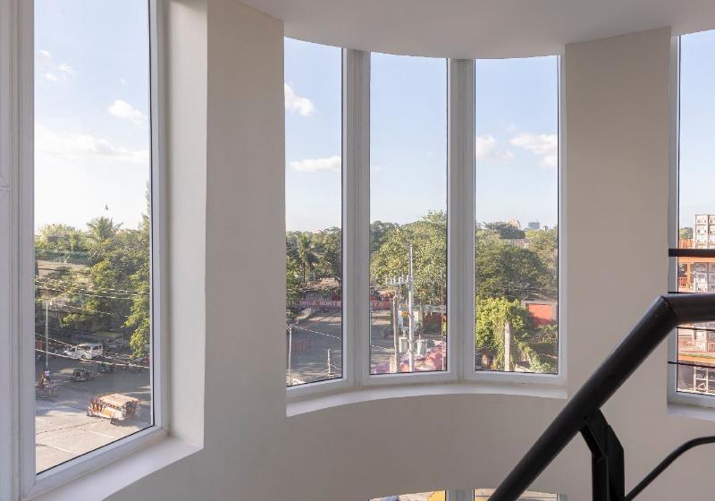 Zen Rooms Triangle Hotel Manila