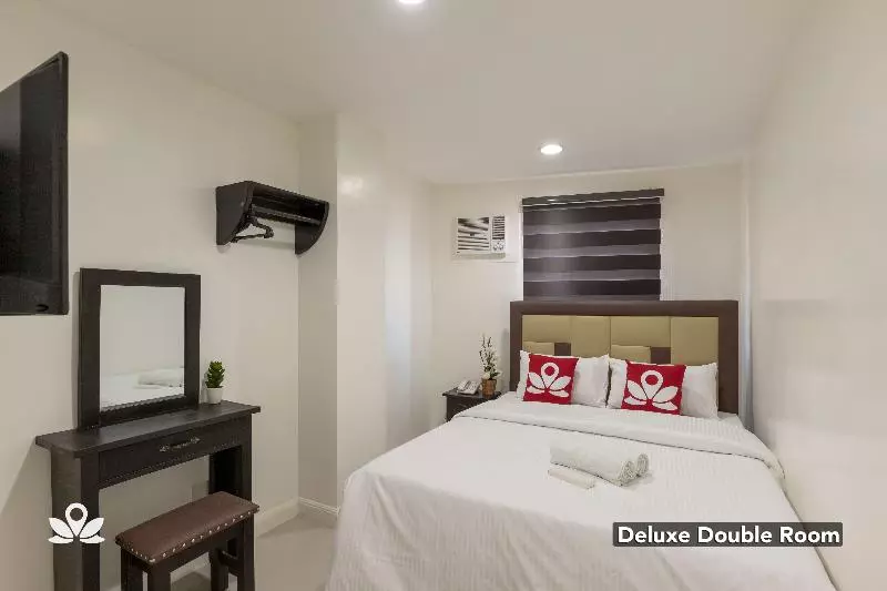 Zen Rooms Triangle Hotel Manila