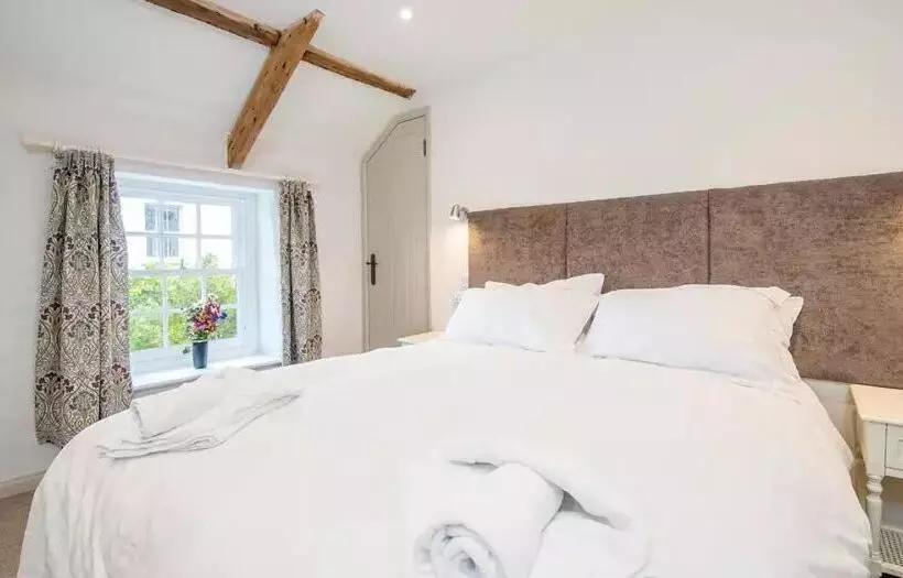Retkeilymaja Carew Inn