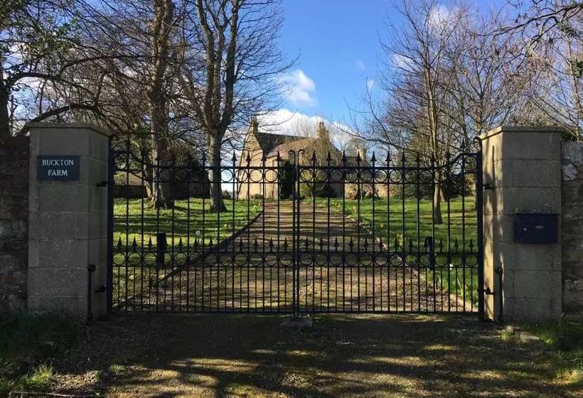 ベッドアンドブレックファースト Buckton Farmhouse