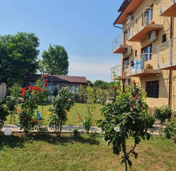 بنسيون Casa Roua