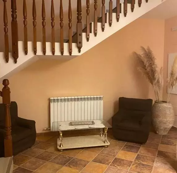 ペンション Hostal Sara