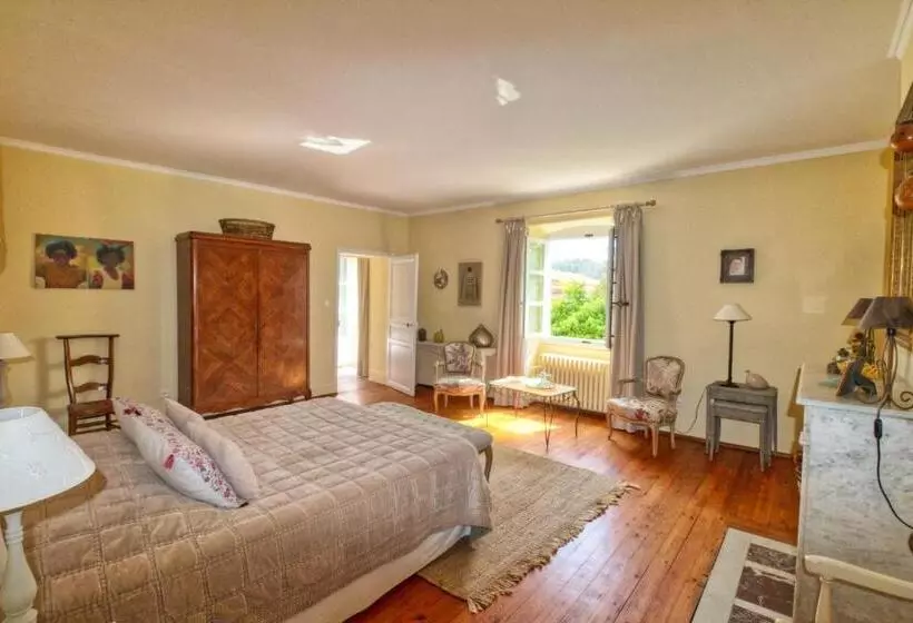 Aamiaismajoitus (B&B) Mas D Escattes