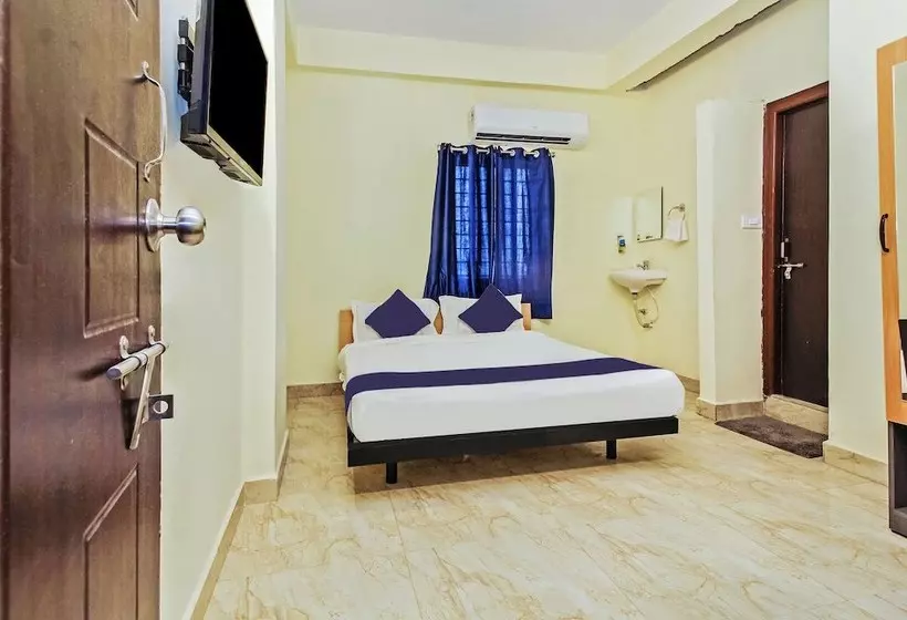 ホテル Silverkey Executive Stays 27824 Dharamkar Residency