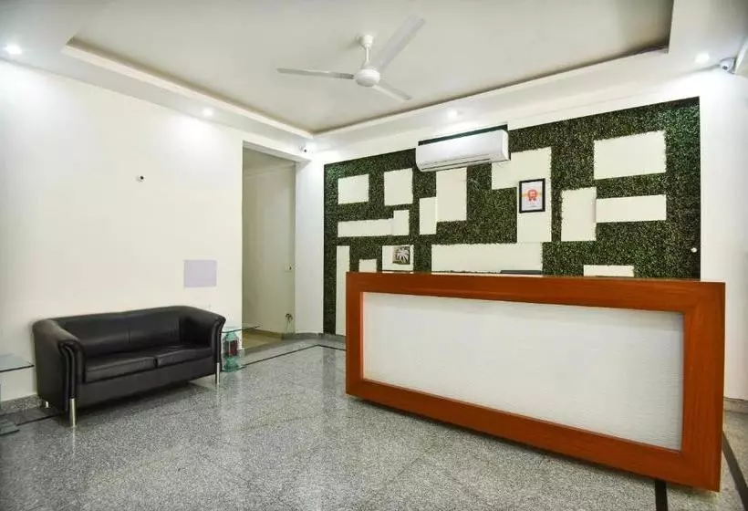 Oyo 27704 Hotel Victoria