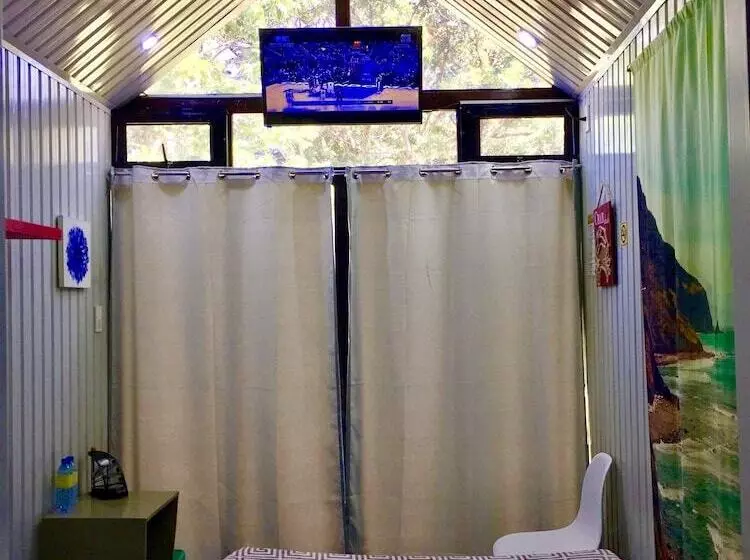ユースホステル Lanzones Cabana