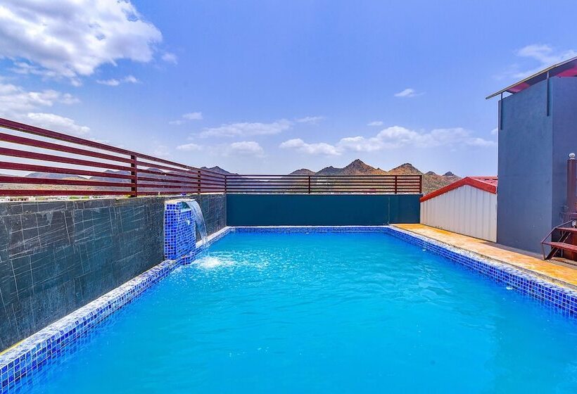 Fabhotel Prime The Royal Galaxy