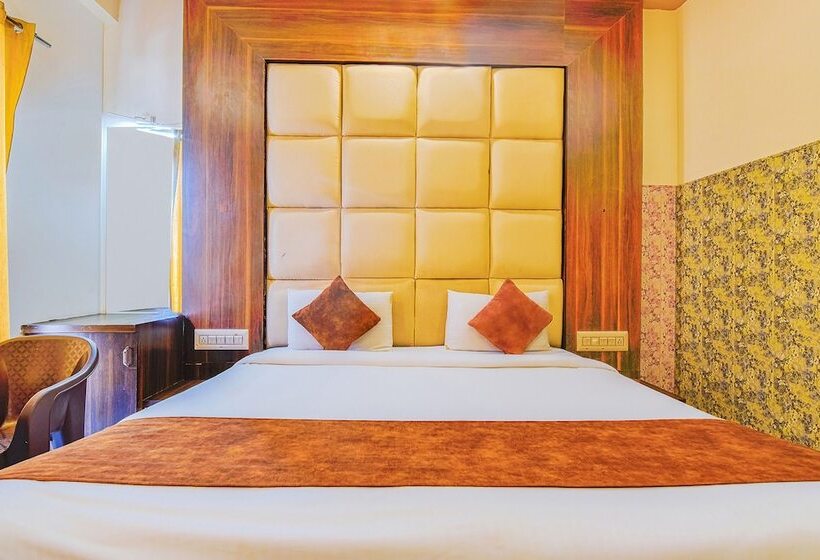 Fabhotel Prime The Royal Galaxy