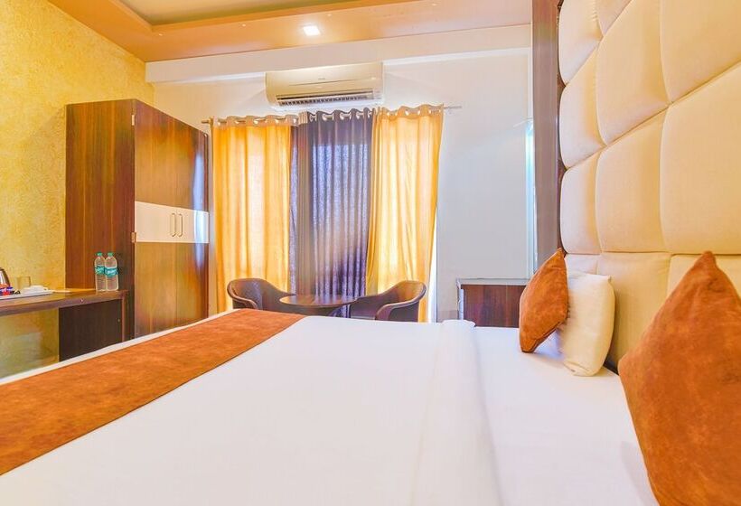 Fabhotel Prime The Royal Galaxy