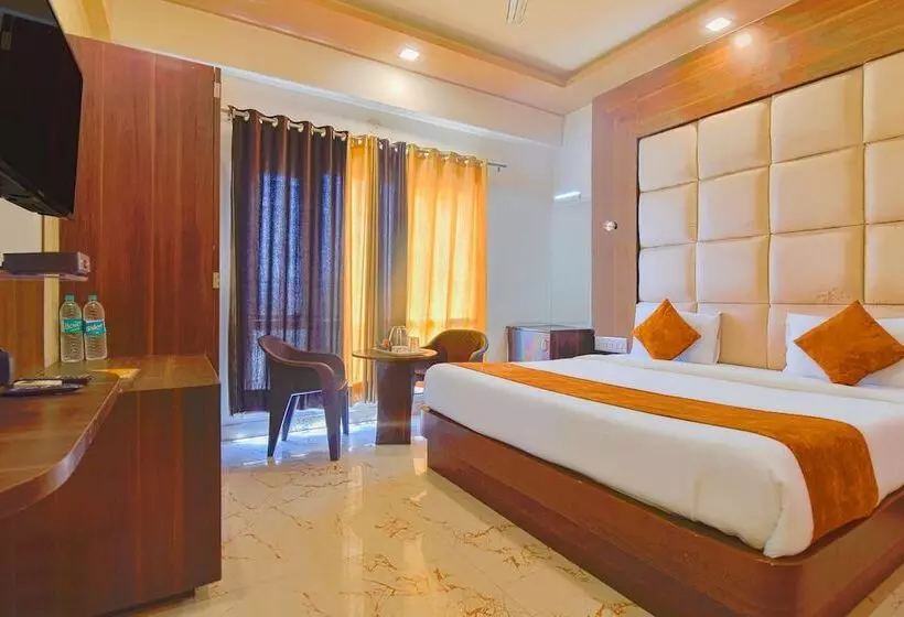 Fabhotel Prime The Royal Galaxy