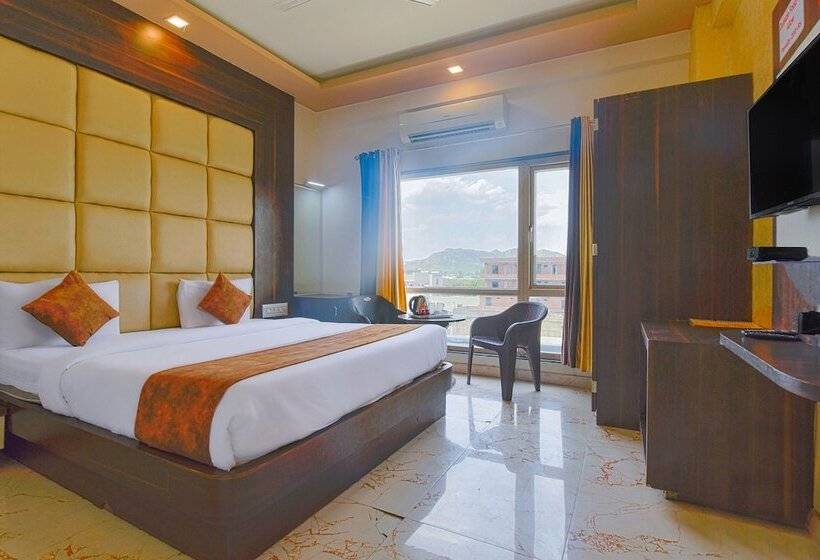 Fabhotel Prime The Royal Galaxy