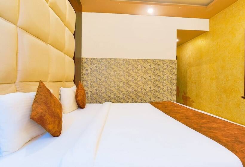 Fabhotel Prime The Royal Galaxy