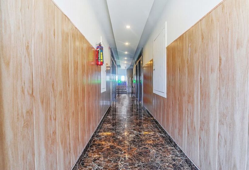 Fabhotel Prime The Royal Galaxy