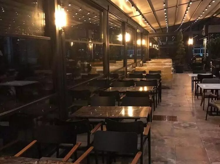 Nehi̇r Hotel Keşan