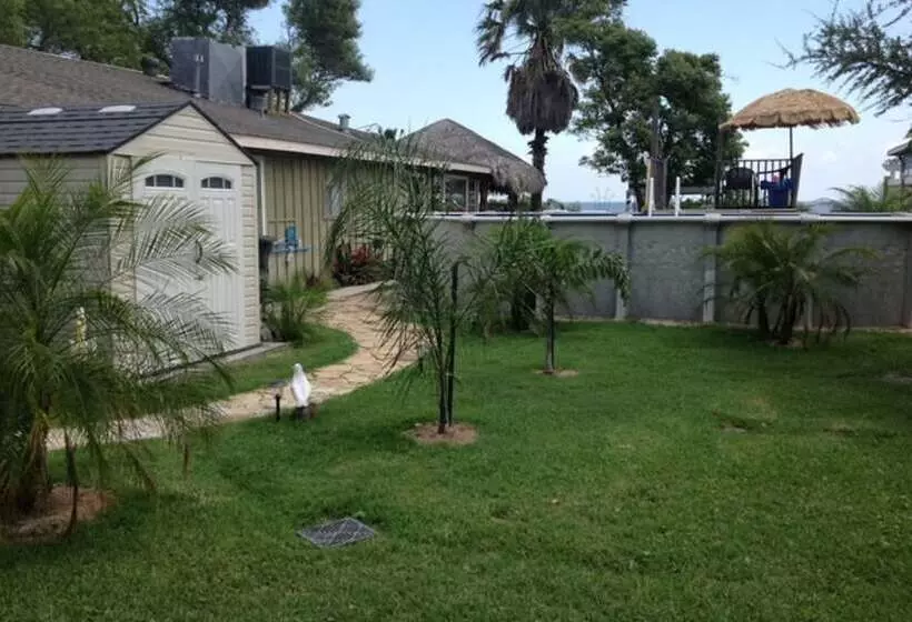 Majatalo Come Friday Cottages