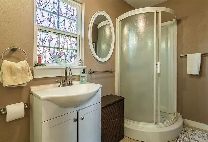 Majatalo Come Friday Cottages