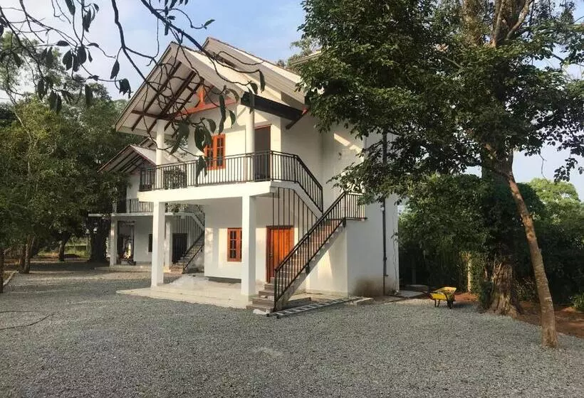 Hotelli Andarawewa Nature Resort