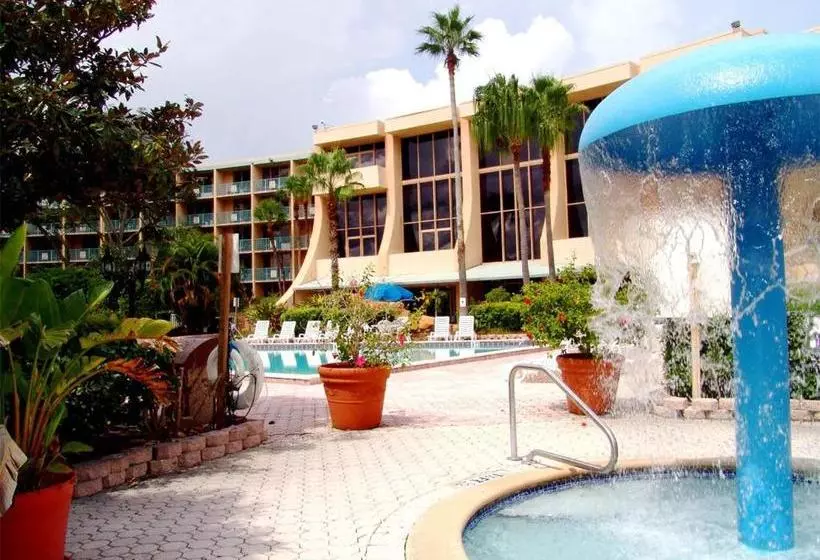Hotel Apm Inn & Suites