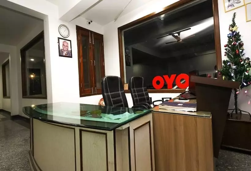 ホテル Oyo 27039 Peace Channel